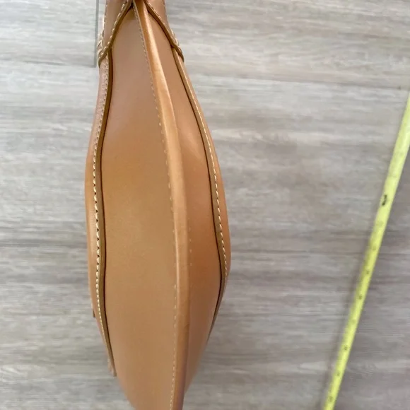 *NEW* Tod’s leather handbag - Picture 9 of 14